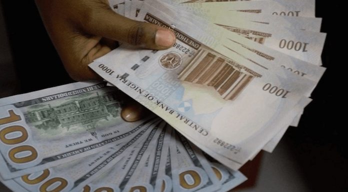 EIU Forecasts Double-Digit Naira Depreciation in 2024 Amidst Inflation Challenges
